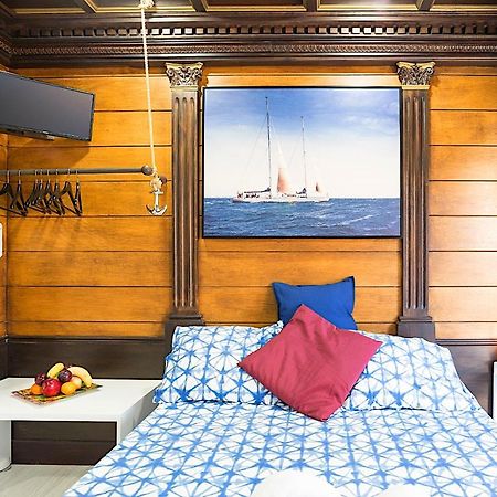 Citycenter Pirates Room, Young People Only مالقة المظهر الخارجي الصورة